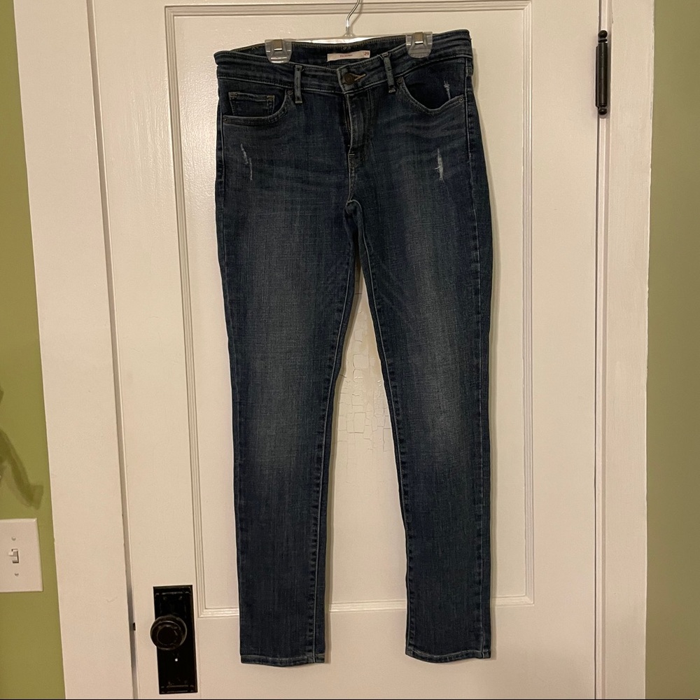 Levi’s distressed skinny jeans